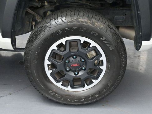 Used 2024 Toyota Tacoma TRD Off-Road AWD/4WD image 32