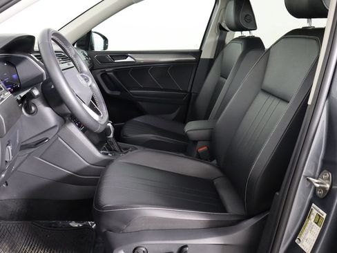 Used 2023 Volkswagen Tiguan SE FWD image 14