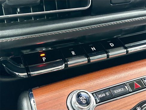 Used 2022 Lincoln Aviator Reserve AWD/4WD image 27