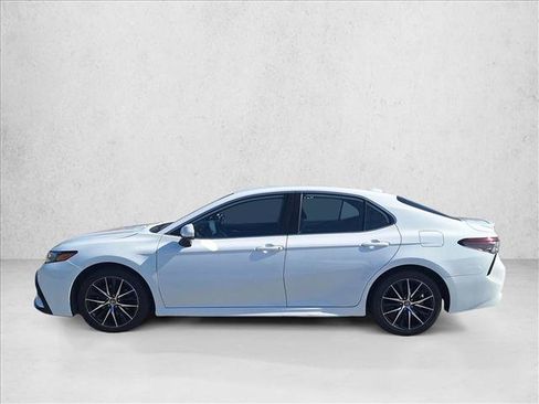 Used 2024 Toyota Camry SE FWD image 8
