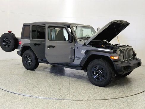 Used 2022 Jeep Wrangler Unlimited Sport AWD/4WD image 9