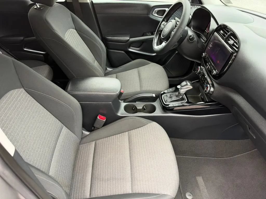 Used 2023 Kia Soul EX FWD image 17