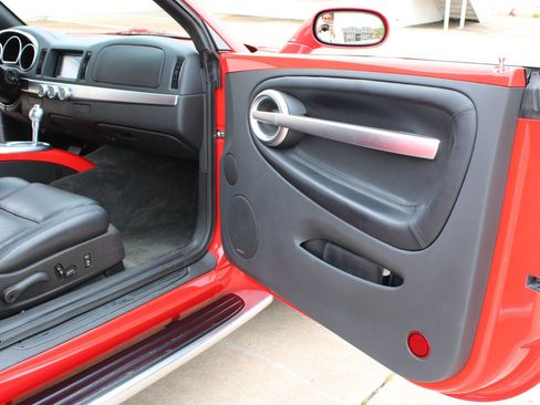 Used 2004 Chevrolet SSR w/ Preferred Equipment Group RWD image 15
