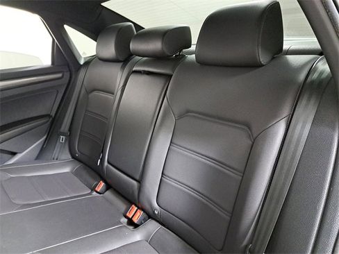 Used 2022 Volkswagen Passat 2.0T R-Line image 13