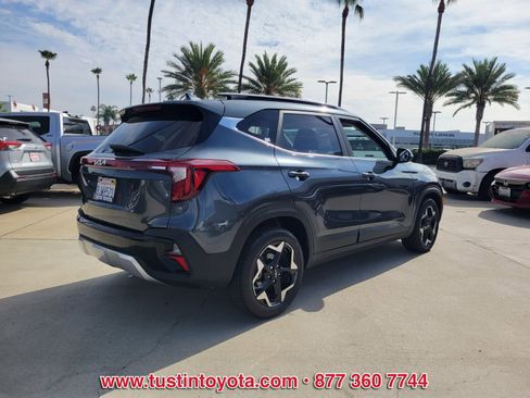 Used 2024 Kia Seltos EX image 4