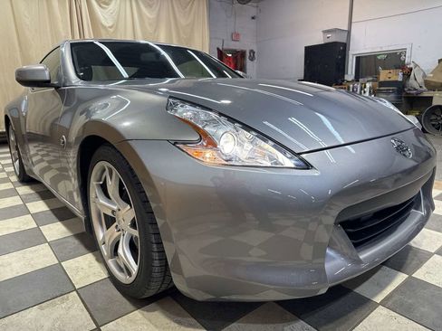 Used 2009 Nissan 370Z Touring w/ Sport Pkg image 5
