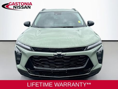 Used 2025 Chevrolet Trax ACTIV w/ Driver Confidence Package FWD image 2