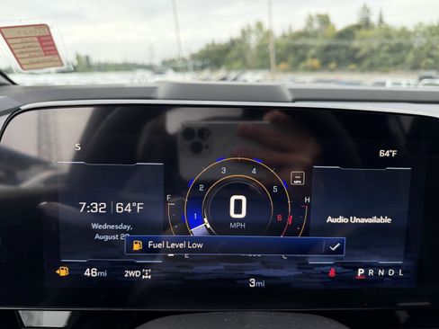 New 2025 Chevrolet Suburban Premier image 23