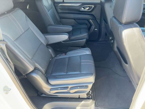 Used 2022 Chevrolet Suburban RST w/ Sport Performance Package image 29