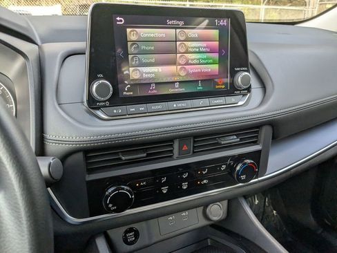 New 2026 Nissan Rogue S image 19