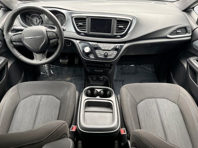 Used 2020 Chrysler Pacifica Touring w/ S Appearance Package FWD image 14