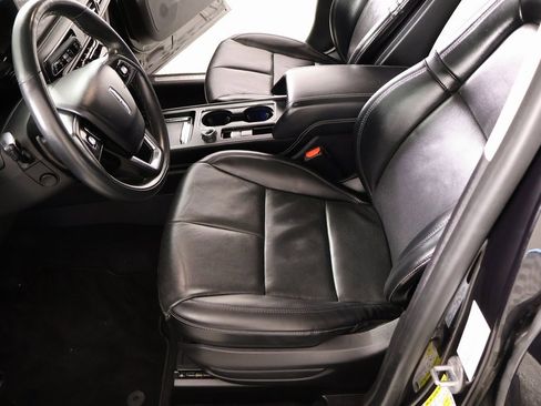 Used 2023 Lincoln Corsair Reserve w/ Equipment Group 201A image 12