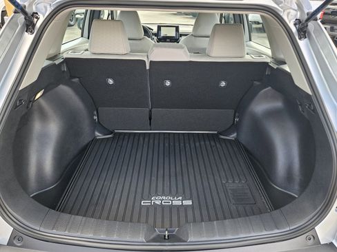 Certified 2025 Toyota Corolla Cross L image 9
