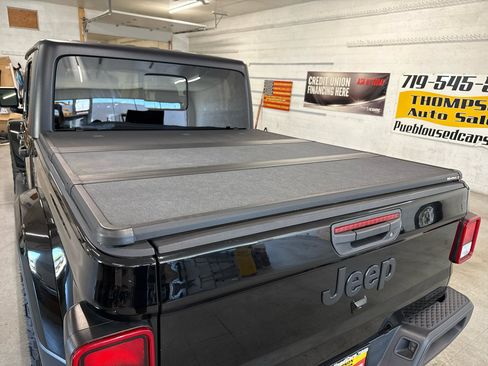 Used 2021 Jeep Gladiator Sport image 68