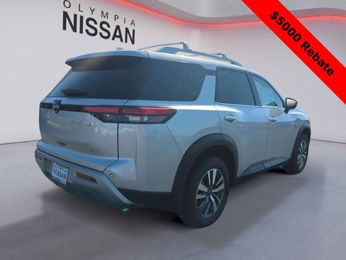 New 2025 Nissan Pathfinder SL w/ Cargo Package image 5