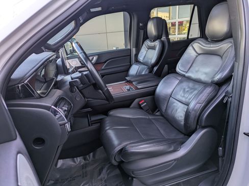 Used 2021 Lincoln Navigator Reserve image 27