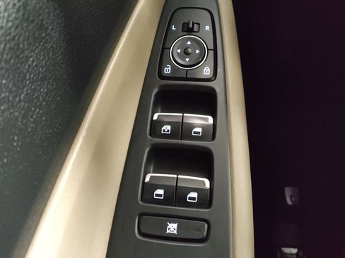 Used 2020 Hyundai Santa Fe SE image 27