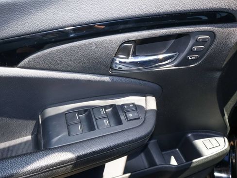 Used 2022 Honda Pilot Touring image 11