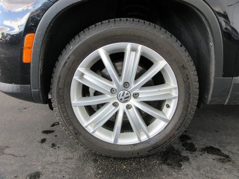 Used 2012 Volkswagen Tiguan SE AWD/4WD image 19