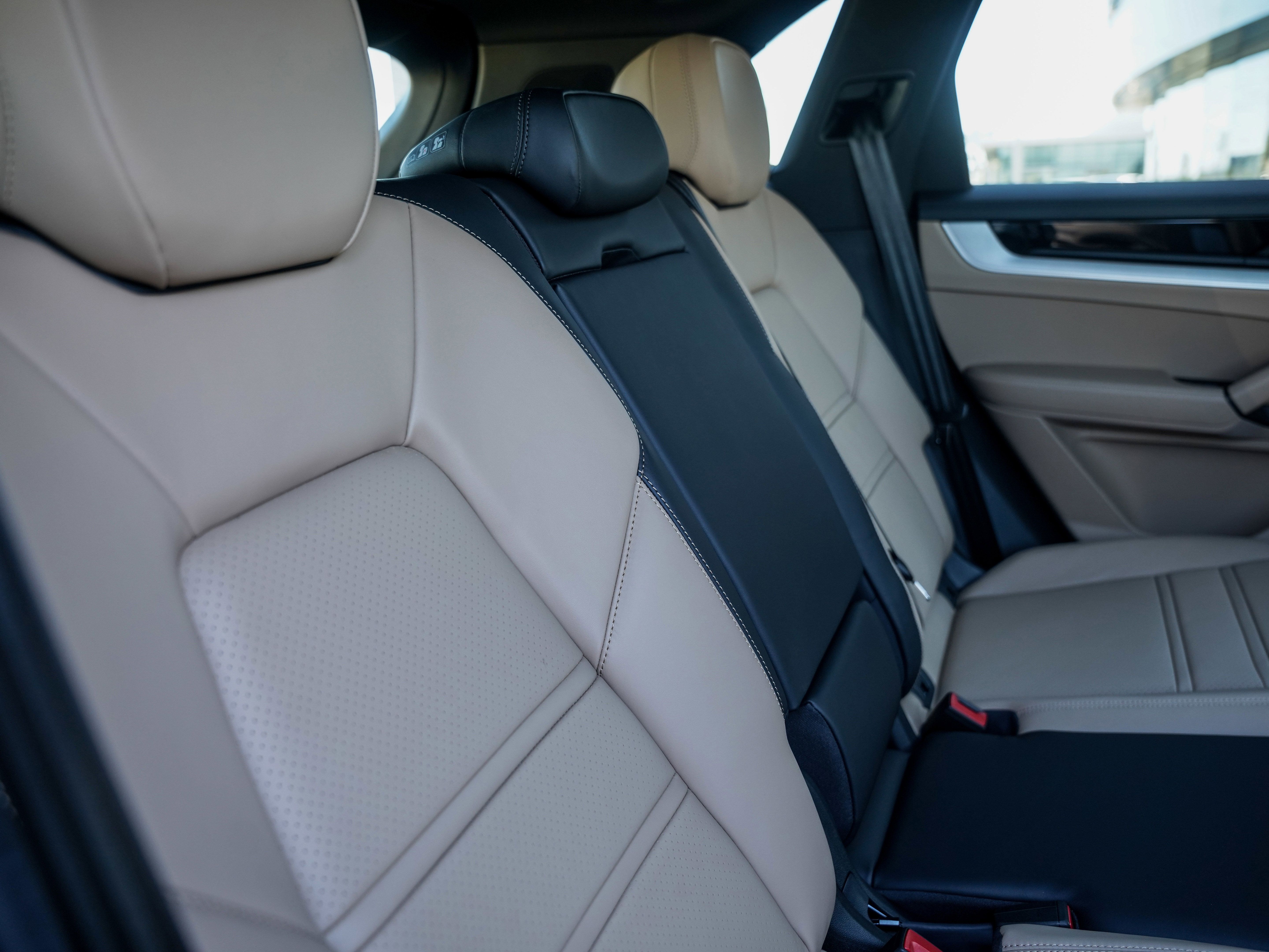Certified 2026 Porsche Cayenne AWD/4WD image 30