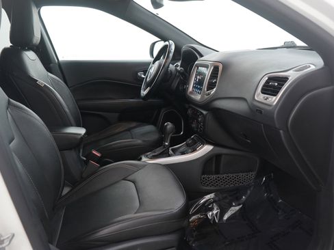 Used 2021 Jeep Compass Latitude image 13