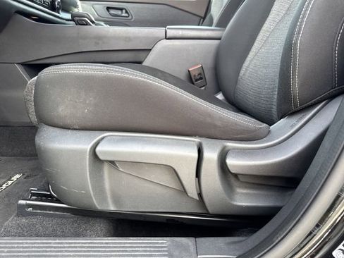 Used 2021 Nissan Rogue S image 9