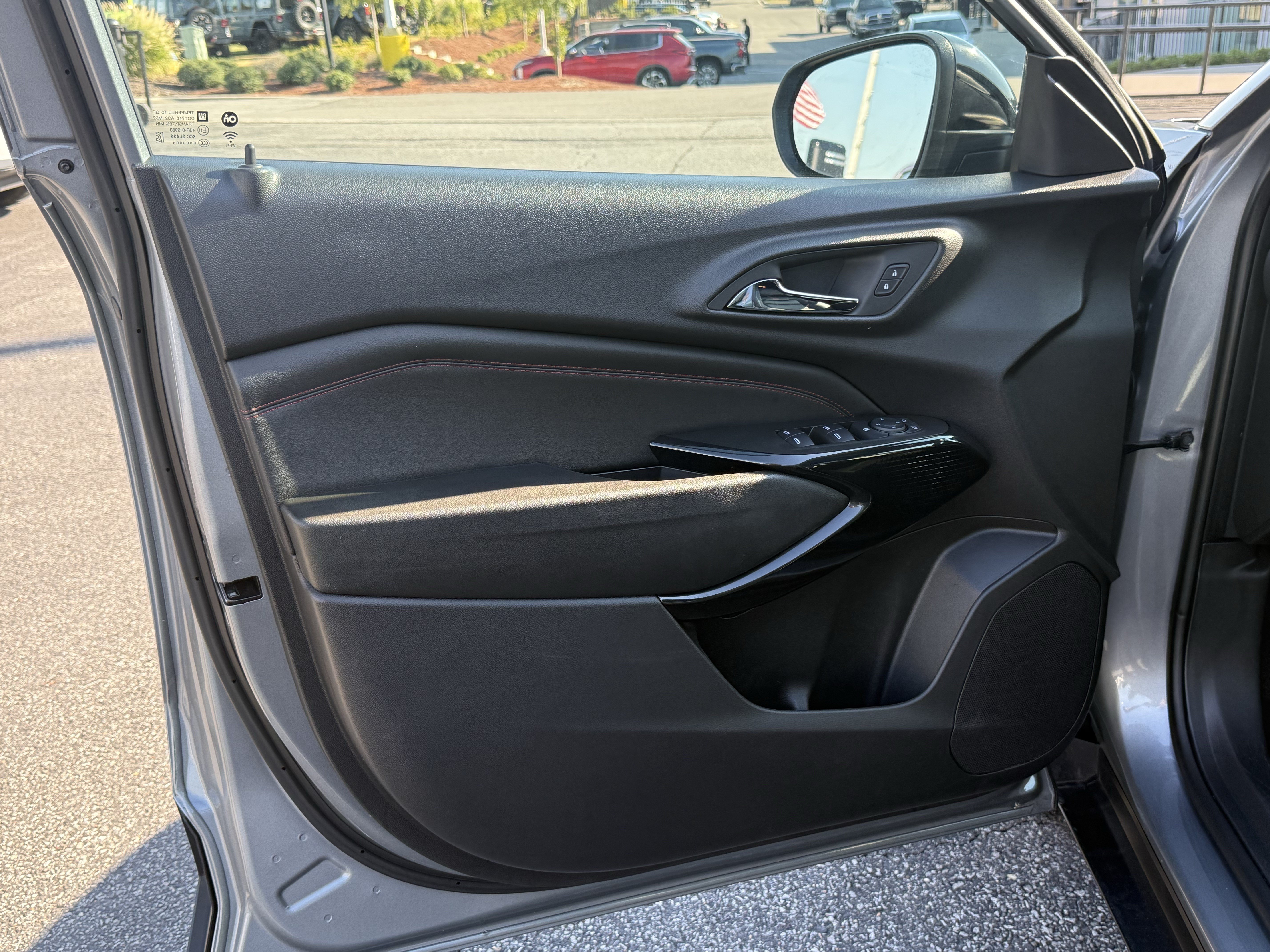 Used 2024 Chevrolet Trax RS FWD image 13