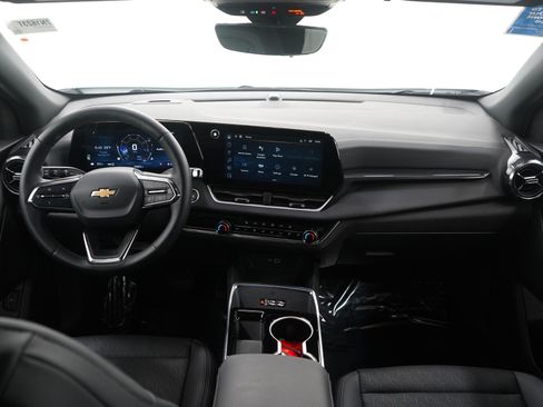 Used 2025 Chevrolet Equinox LT w/ Convenience Package II image 12