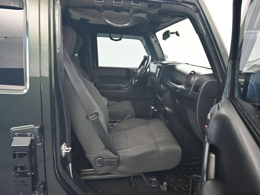 Used 2012 Jeep Wrangler Unlimited Sahara AWD/4WD image 29