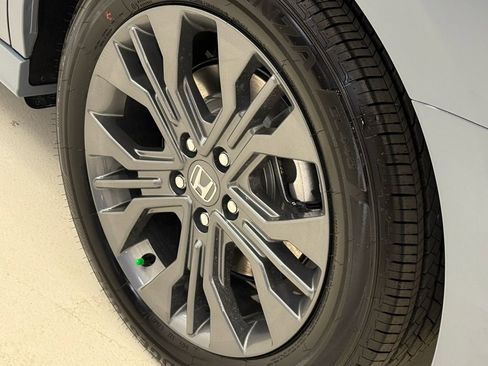 New 2026 Honda Odyssey Touring image 11