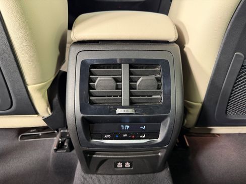 Used 2024 BMW X3 sDrive30i w/ Premium Package w/ZPA image 30