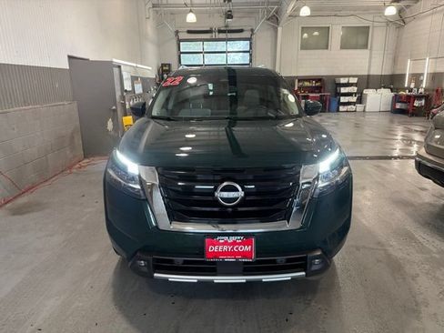 Used 2022 Nissan Pathfinder SL w/ SL Premium Package AWD/4WD image 9