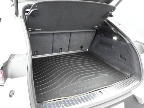 Certified 2025 Porsche Cayenne S AWD/4WD image 16