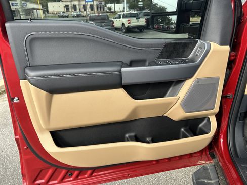 Used 2024 Ford F250 XLT w/ Black Appearance Package image 9