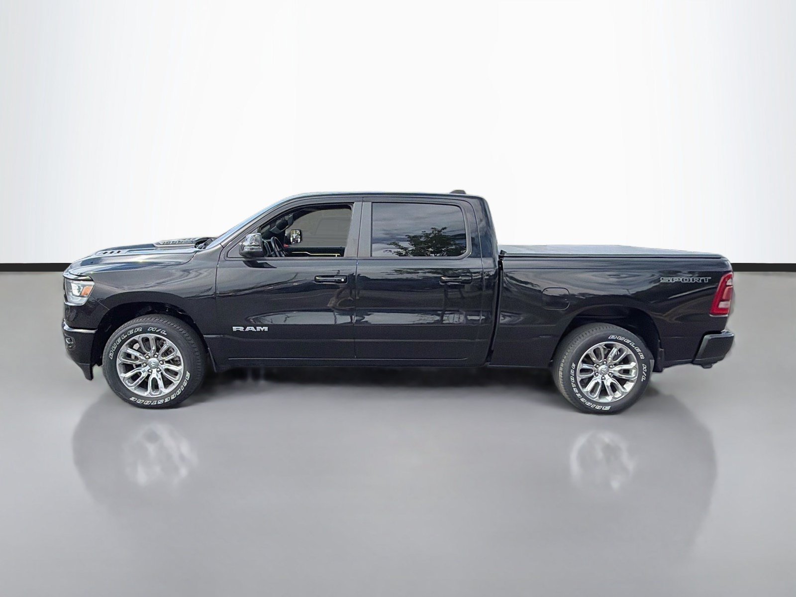 Used 2023 RAM 1500 Laramie AWD/4WD image 8