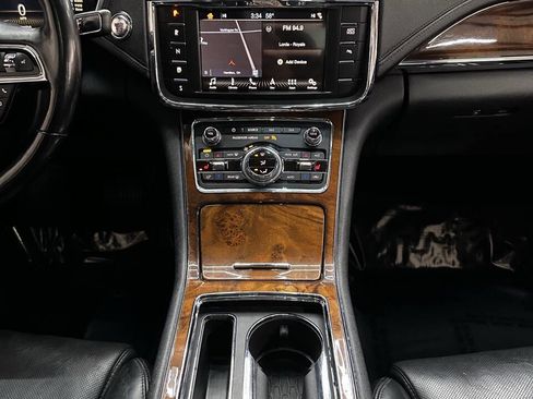 Used 2017 Lincoln Continental Select w/ Climate Package image 26