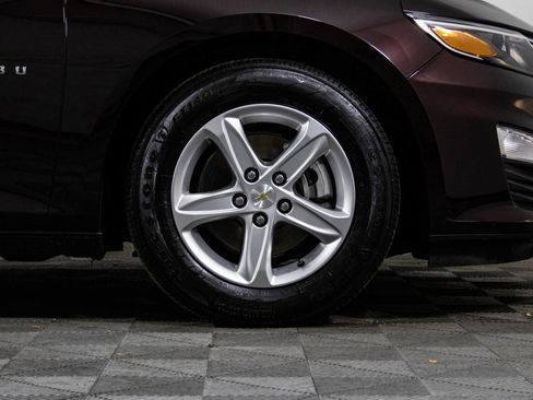 Used 2021 Chevrolet Malibu LS image 40