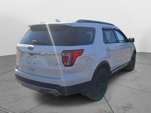 Used 2017 Ford Explorer XLT w/ Equipment Group 202A image 6