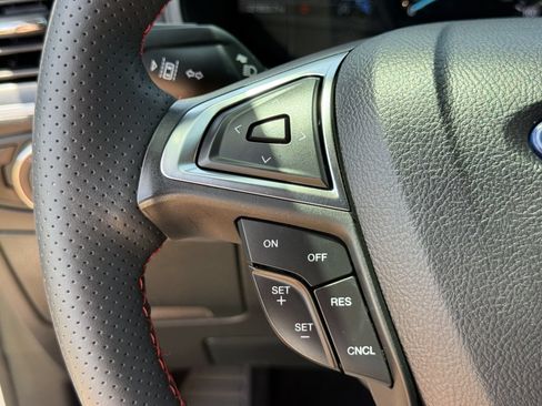 Certified 2024 Ford Edge ST-Line AWD/4WD image 34