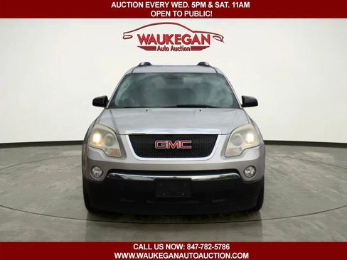 Used 2007 GMC Acadia SLE w/ Convenience Package FWD image 2