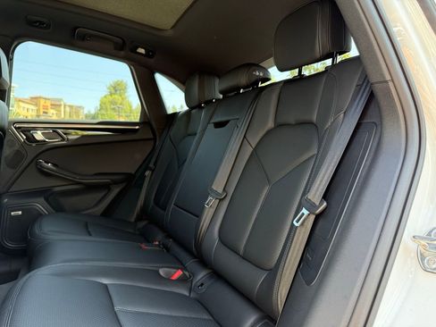 Used 2025 Porsche Macan image 29