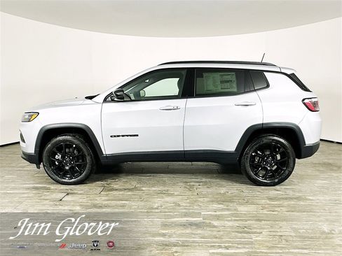 New 2026 Jeep Compass Latitude image 10