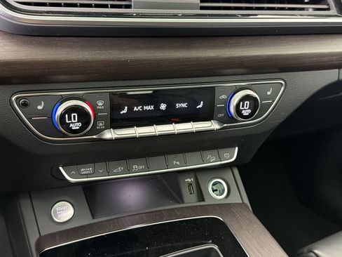 Used 2024 Audi Q5 e Premium AWD/4WD image 19