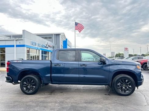 Used 2022 Chevrolet Silverado 1500 Custom AWD/4WD image 12