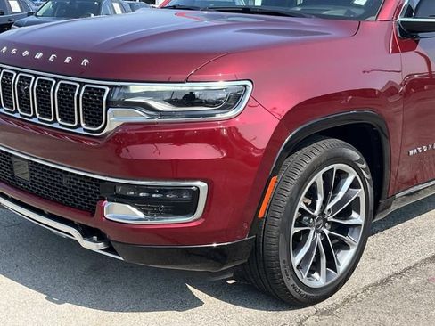 Used 2024 Jeep Wagoneer Series III w/ Premium Group I AWD/4WD image 11