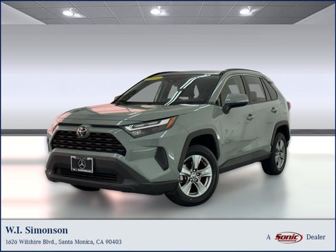 Used 2023 Toyota RAV4 XLE w/ Convenience Package FWD image 1