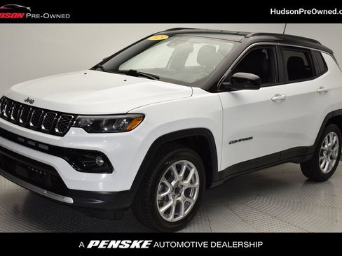 Used 2025 Jeep Compass Limited AWD/4WD image 1