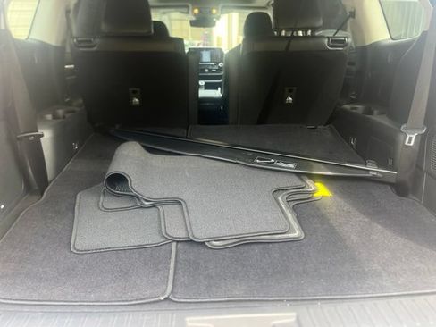 Used 2021 Toyota Highlander Platinum FWD image 13