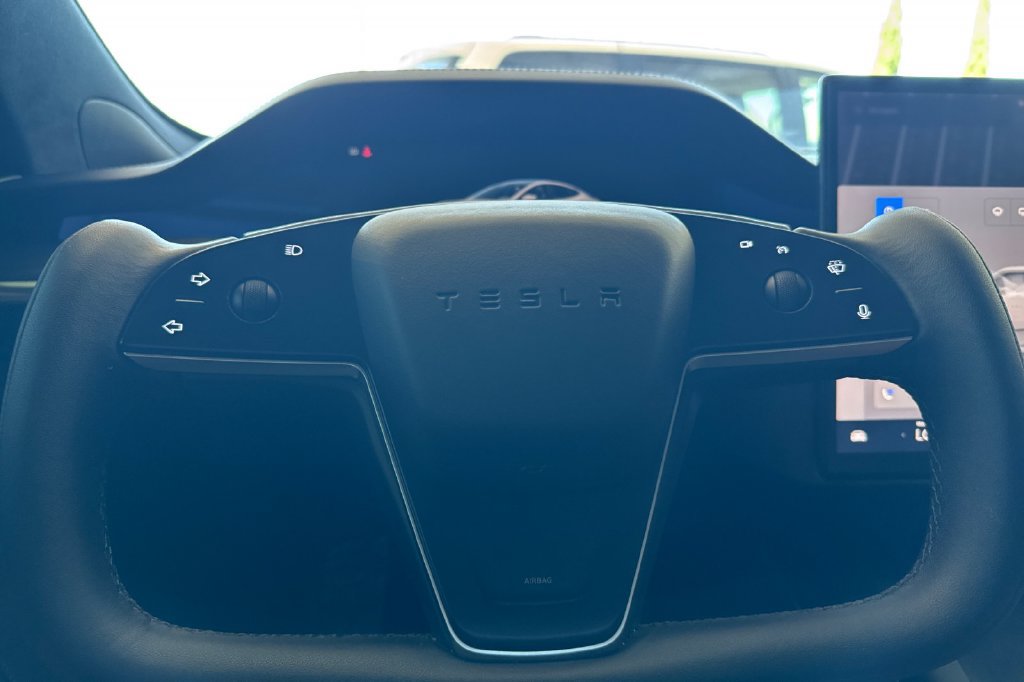 Used 2022 Tesla Model S AWD/4WD image 21