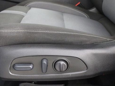 Used 2023 Chevrolet Blazer LT image 19